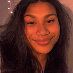 Meet your Posher, Iona